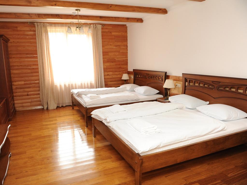 بوكوفِل Hotel Perlyna Karpat الغرفة الصورة