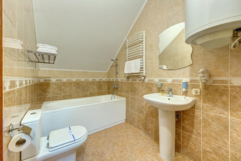 بوكوفِل Hotel Perlyna Karpat المظهر الخارجي الصورة