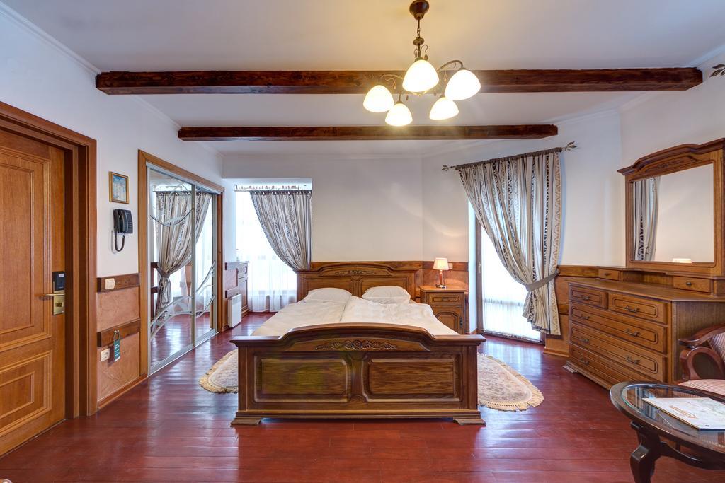 بوكوفِل Hotel Perlyna Karpat المظهر الخارجي الصورة