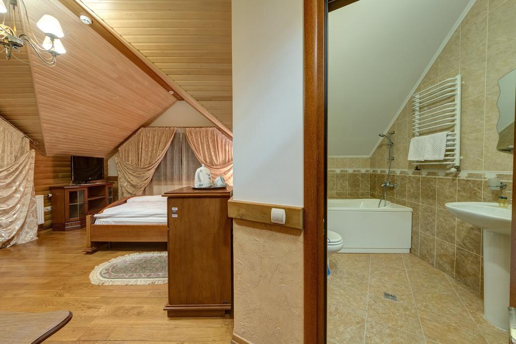 بوكوفِل Hotel Perlyna Karpat المظهر الخارجي الصورة