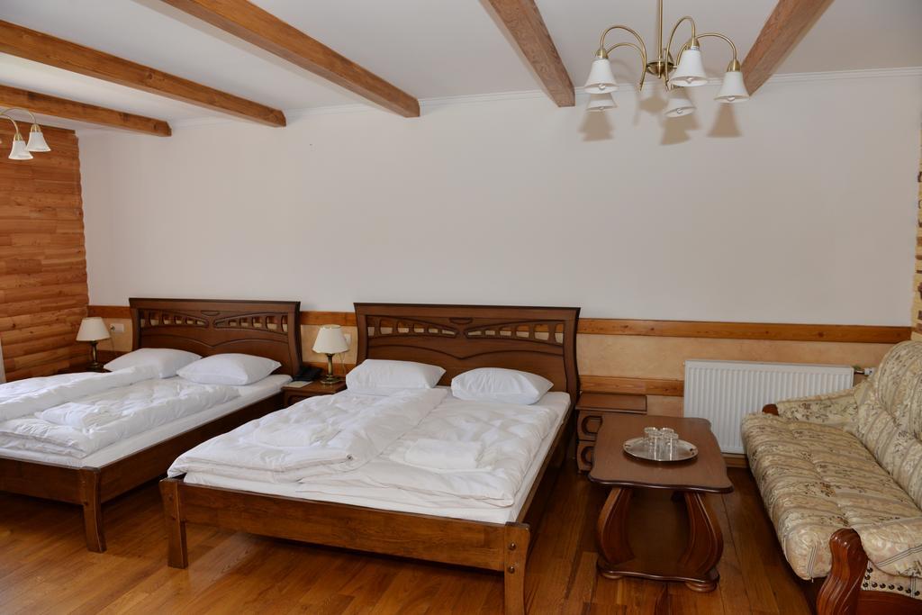 بوكوفِل Hotel Perlyna Karpat الغرفة الصورة